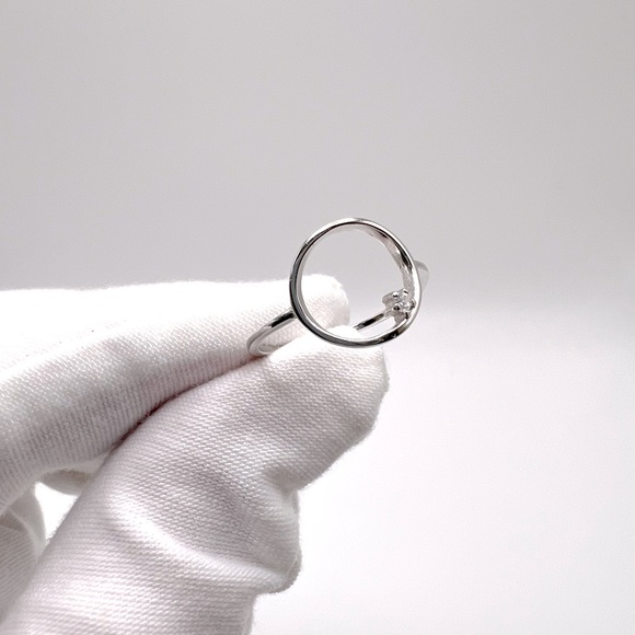 Sale $8 Firm! .925 Sterling Silver Round Ring with Cz - Picture 6 of 17
